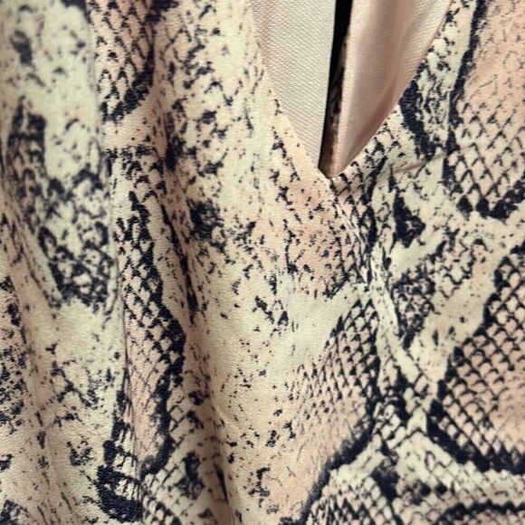 Blue blush romper  - Picture 3 of 6